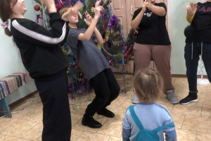 «Веселая путаница у елки!»